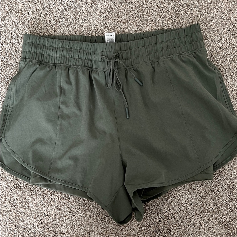 Yogalicious Alpine Green 2-in-1 Shorts, Size Medium